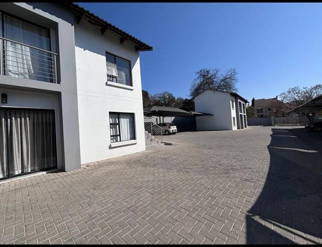 2 BEDROOM APARTMENT FOR SALE IN RIVONIA